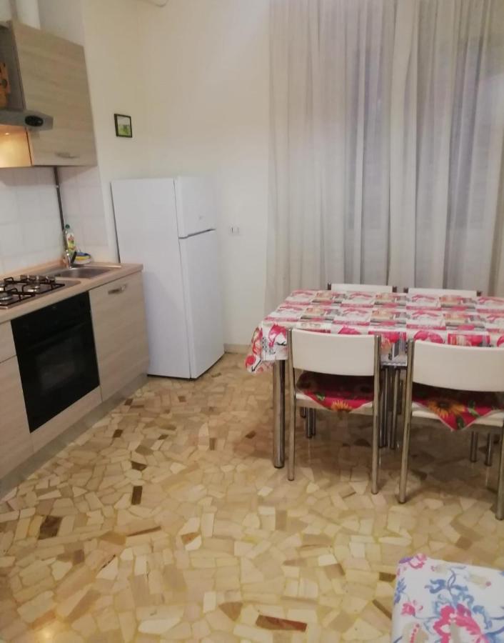 Appartamento Palmanova Vicino Alla Metropolitana Milán Exteriér fotografie
